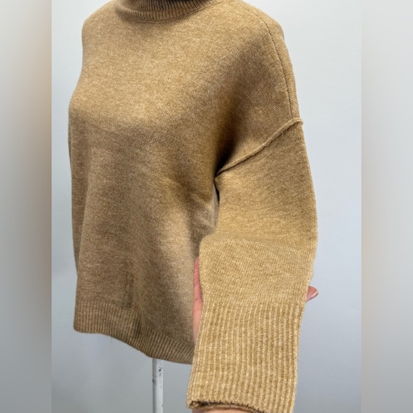 CECE Tan knit turtleneck sweater size XS - Picture 3 of 12